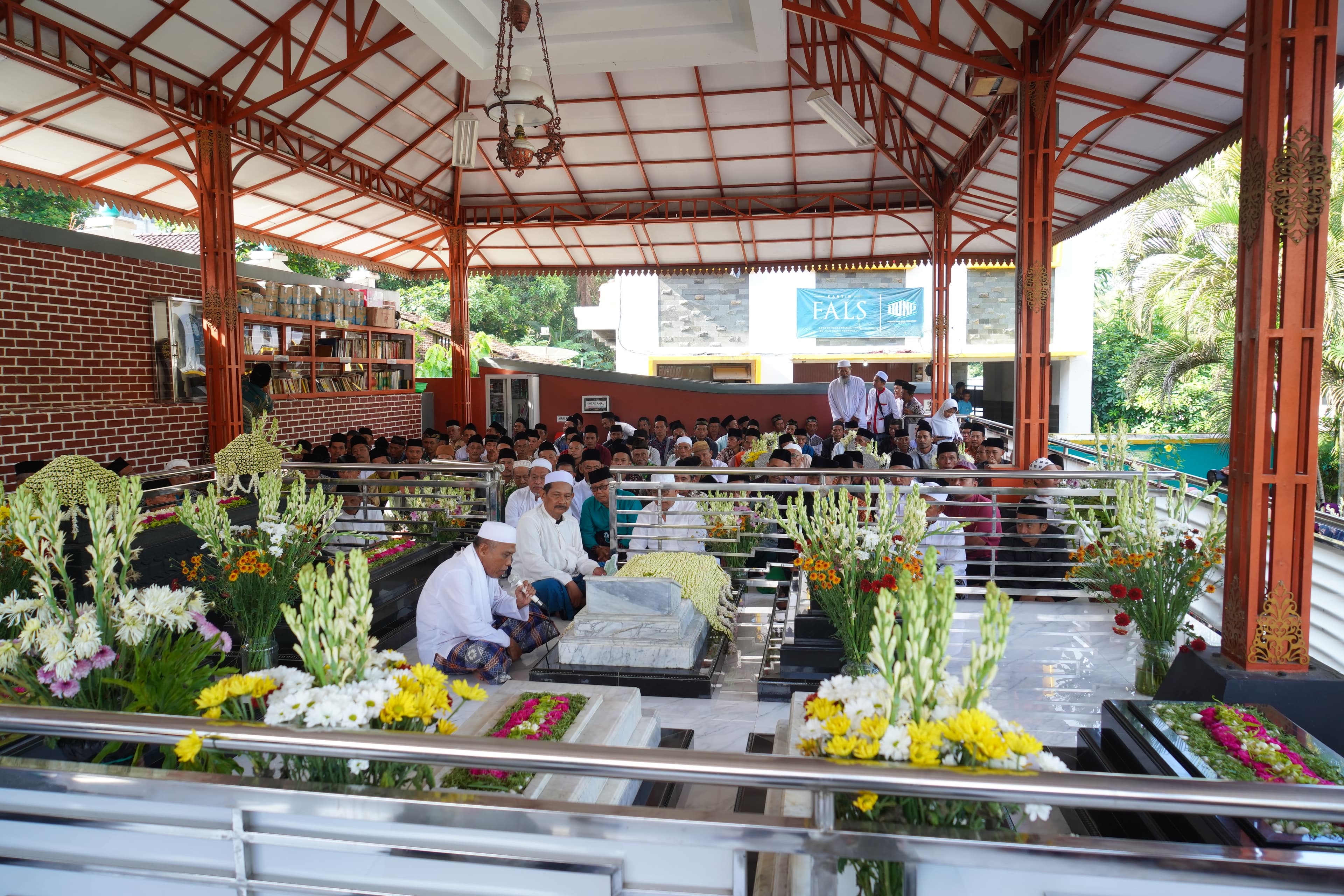 Foto sejarah Pondok Pesantren Al-Iman Bulus Purworejo